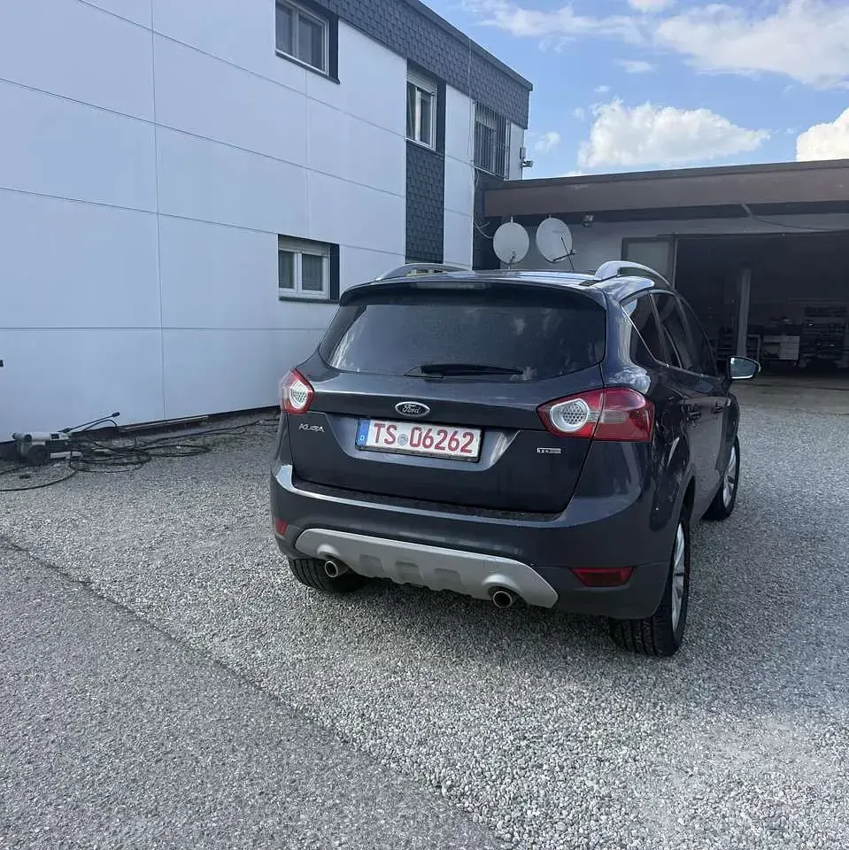 Gebraucht Ford Kuga Titanium 140 PS (102 kW) 2010 Royalgrau met. SUV