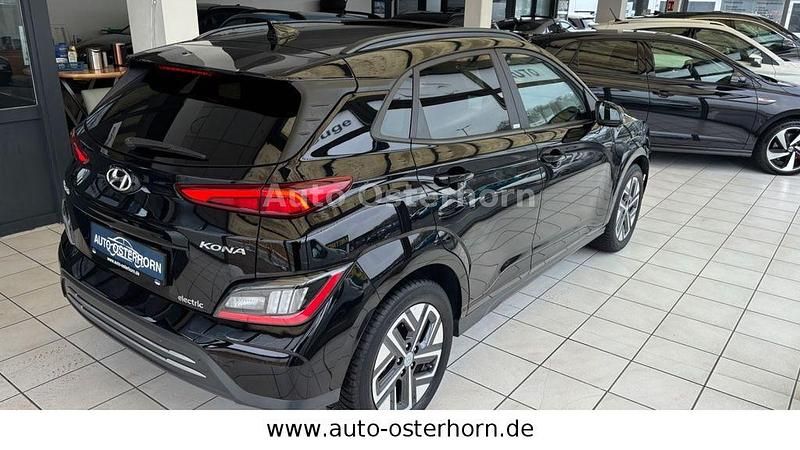 Gebraucht Hyundai Kona Trend 100 kW (136 PS) 2021 Phantom black metallic SUV