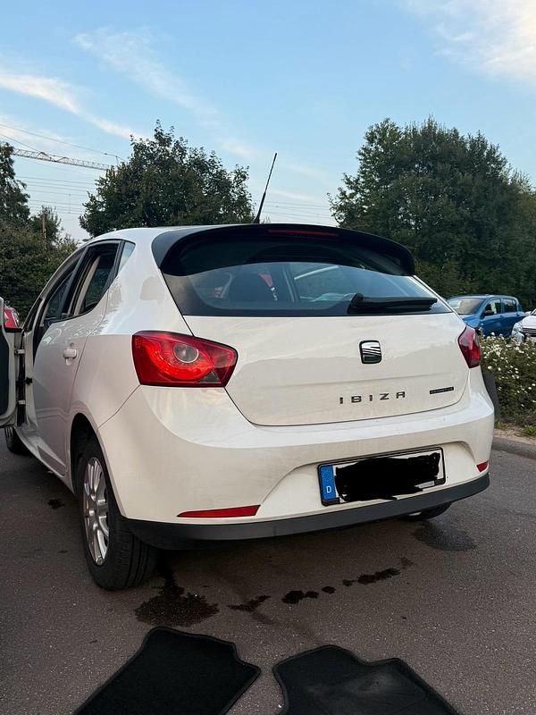 Weiß Gebraucht 2009 Seat Ibiza Ecomotive Kleinwagen | 3.499 € (Fairer Preis) - Bild 1/4