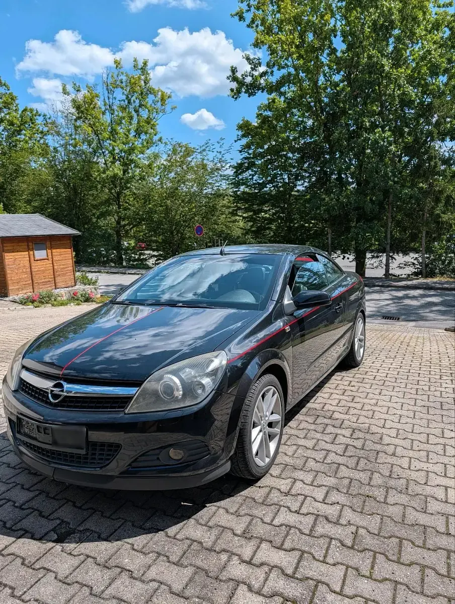 Gebraucht Opel Astra 140 PS (102 kW) 2006 Schwarz Cabrio