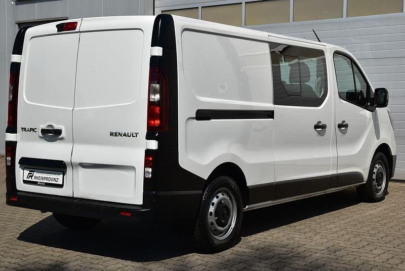 Gebraucht Renault Trafic 131 PS (96 kW) 2023 Weiß Van / Kleinbus