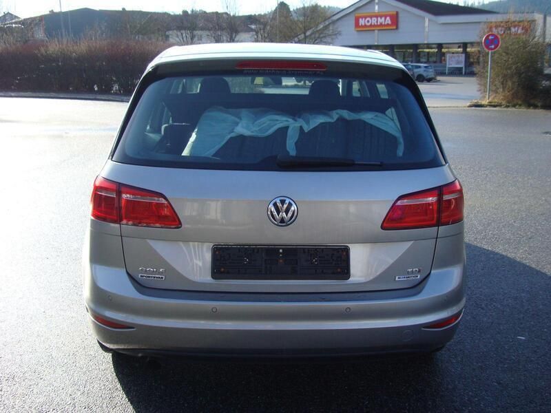 Second-hand VW Golf VII Trendline 110 CP (80 kW) 2015 Argintiu Break