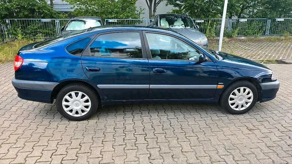 Gebraucht Toyota Avensis 129 PS (94 kW) 2002 Blau Kombi