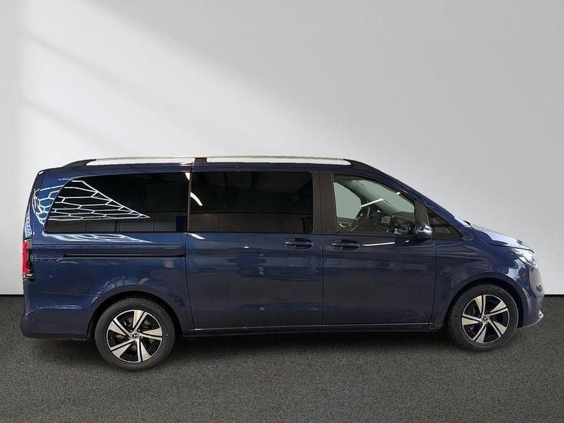 Gebraucht Mercedes V220 Style 163 PS (119 kW) 2025 Sodalithblau Van / Kleinbus