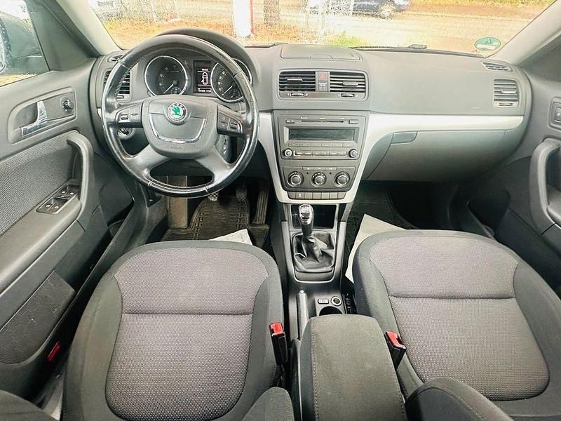 Gebraucht Skoda Yeti Ambition 105 PS (77 kW) 2012 Grau SUV