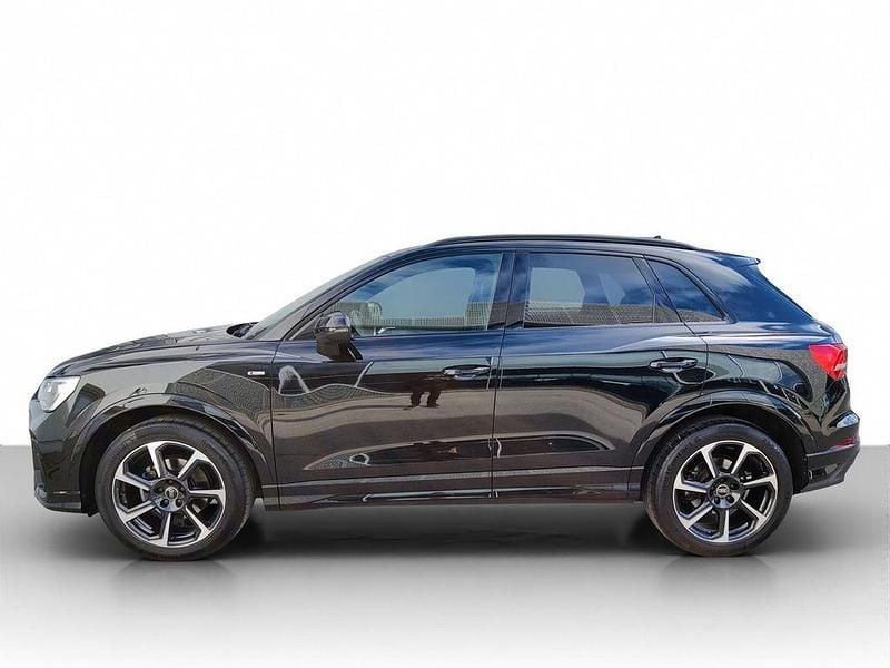 Second-hand Audi Q3 S-Line 150 CP (110 kW) 2022 Negru SUV