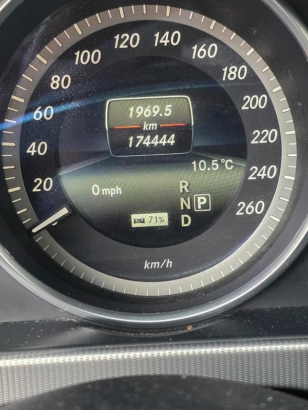 Gebraucht Mercedes E300 Avantgarde 204 PS (150 kW) 2014 Grau Kombi