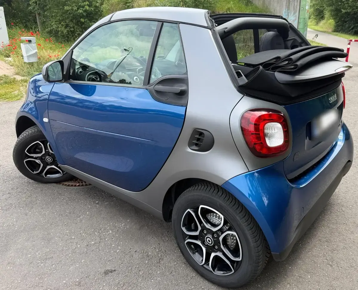 Gebraucht Smart ForTwo Electric Drive 60 kW (82 PS) 2018 Blau Cabrio