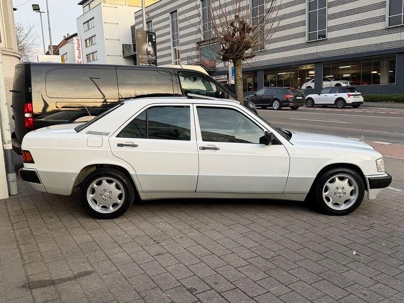 Gebraucht Mercedes 190 102 PS (75 kW) 1988 Weiß Limousine