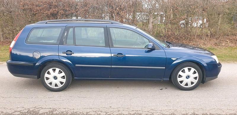 Gebraucht Ford Mondeo 110 PS (80 kW) 2004 Blau Kombi