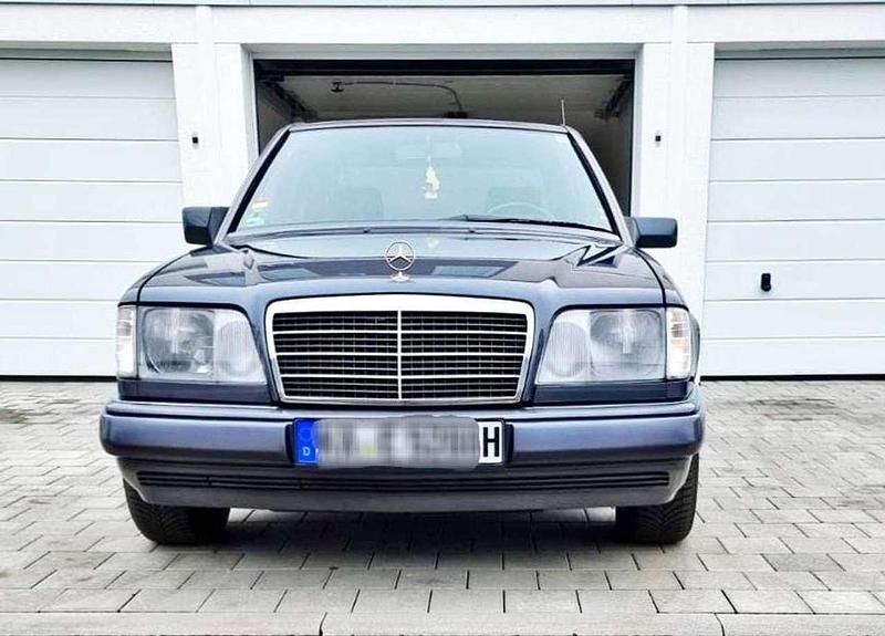 Second-hand Mercedes E280 193 CP (141 kW) 1994 Gri Berlinǎ