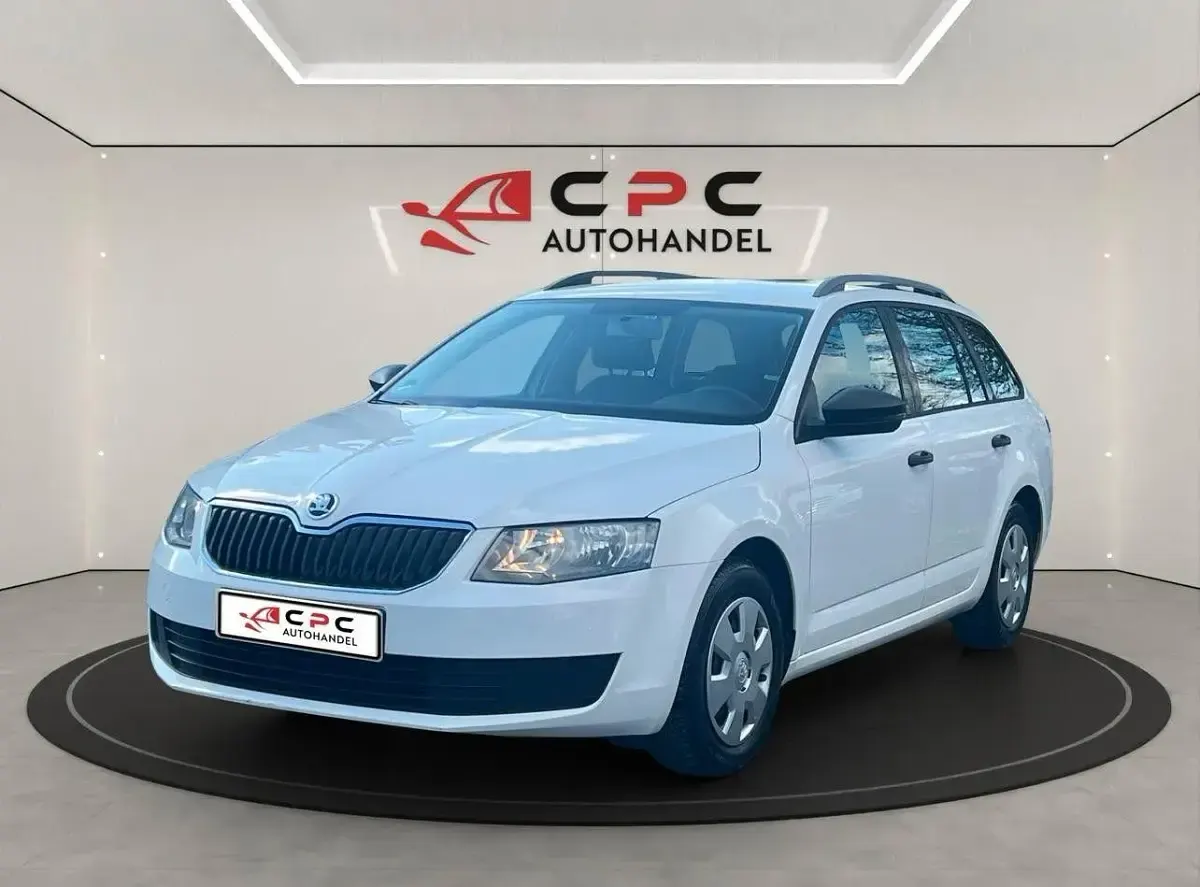 Gebraucht Skoda Octavia Active 105 PS (77 kW) 2015 Weiß Kleinwagen