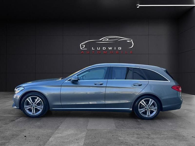 Gebraucht Mercedes C180 156 PS (114 kW) 2016 Grau Kombi