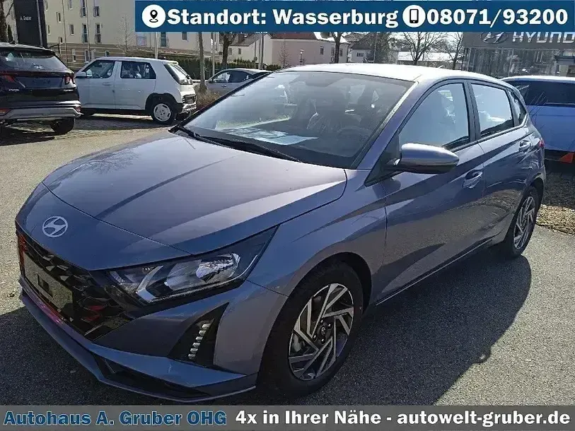 Gebraucht Hyundai i20 Trend 101 PS (74 kW) 2025 Blau Limousine