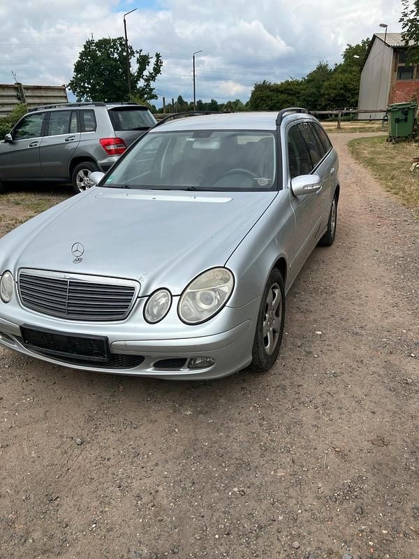 Silber Gebraucht 2005 Mercedes E320 Kombi | 2.900 € (Guter Preis) - Bild 1/4