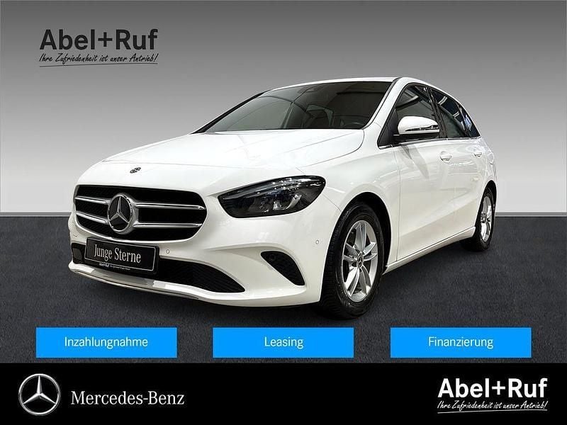 Weiß Gebraucht 2020 Mercedes 200 Style Limousine | 19.879 € (Guter Preis) - Bild 1/4