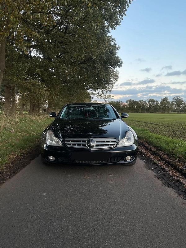 Schwarz Gebraucht 2005 Mercedes CLS350 Limousine | 5.500 € (Fairer Preis) - Bild 1/4
