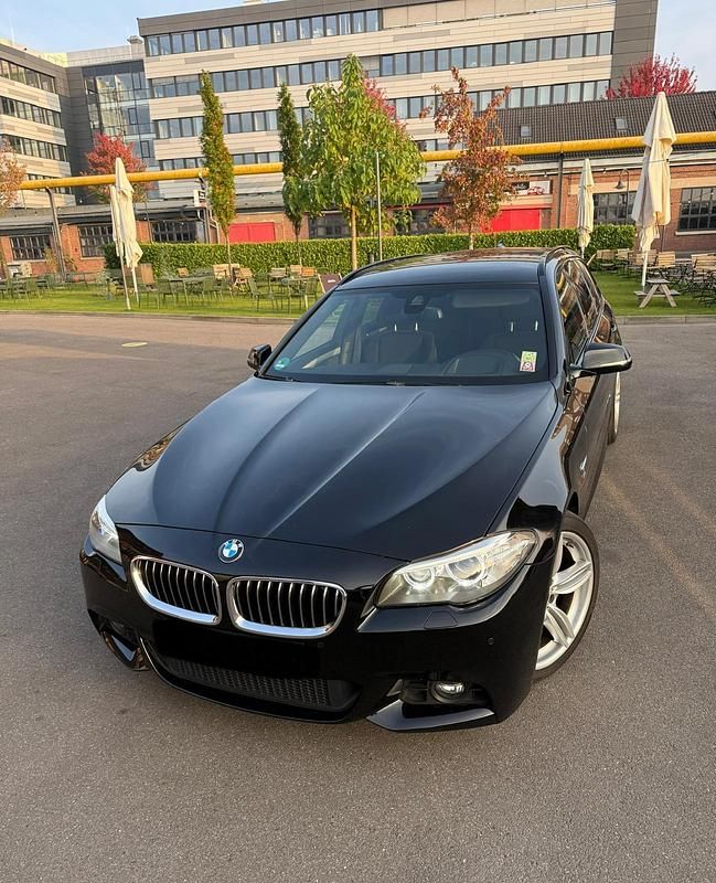Schwarz Gebraucht 2016 BMW 520 M Sport Kombi | 15.990 € (Etwas zu teuer) - Bild 1/4