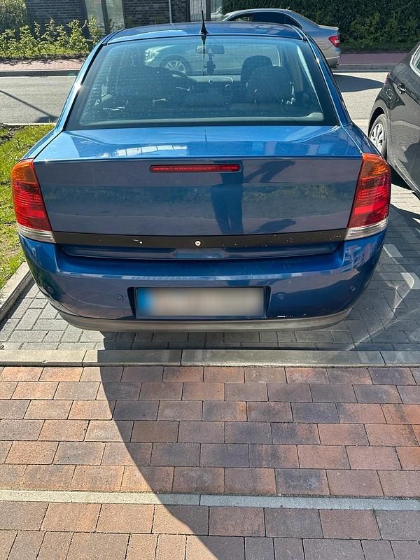Second-hand Opel Vectra 122 CP (89 kW) 2002 Albastru Berlinǎ