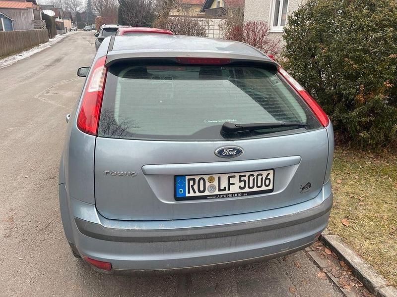 Gebraucht Ford Focus Ambiente 101 PS (74 kW) 2006 Blau Limousine