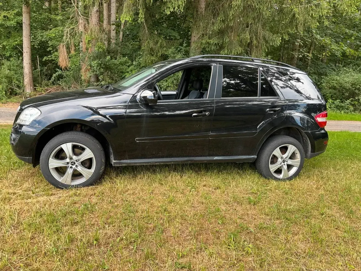Gebraucht Mercedes ML320 245 PS (180 kW) 2009 Schwarz SUV