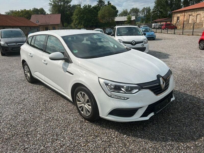 Weiß Gebraucht 2017 Renault Mégane IV Life Limousine | 9.500 € (Fairer Preis) - Bild 1/4