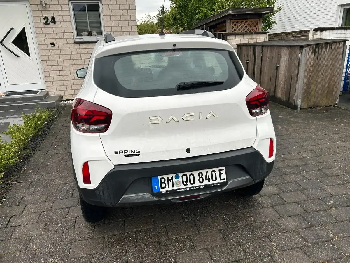 Gebraucht Dacia Spring 25 kW (34 PS) 2023 Weiß Kleinwagen