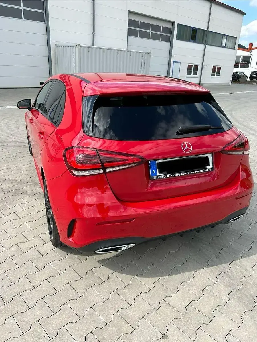 Gebraucht Mercedes A180 AMG line 136 PS (100 kW) 2018 Rot Limousine