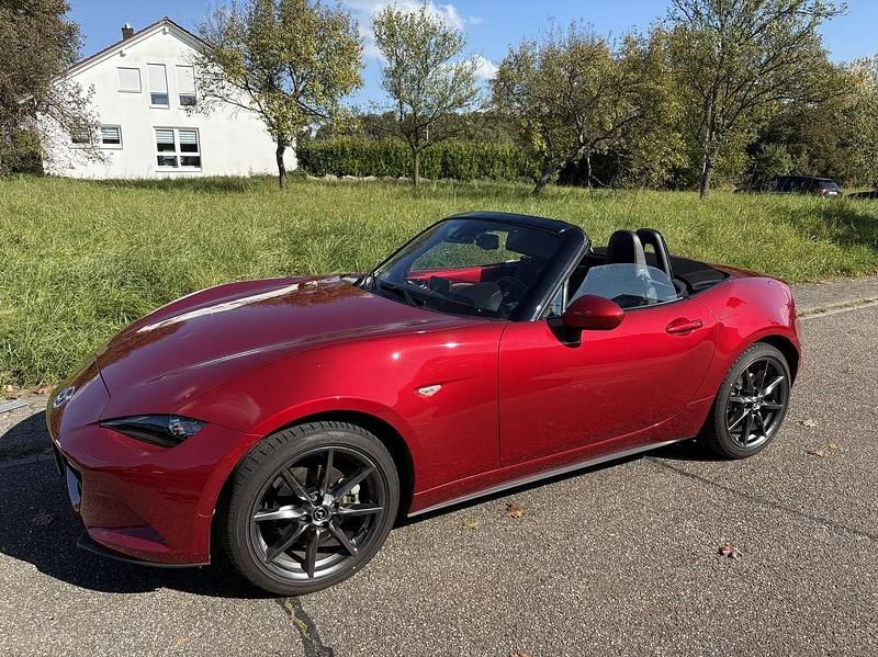 Rot Gebraucht 2018 Mazda MX5 Sports-Line Cabrio | 24.000 € (Etwas zu teuer) - Bild 1/4
