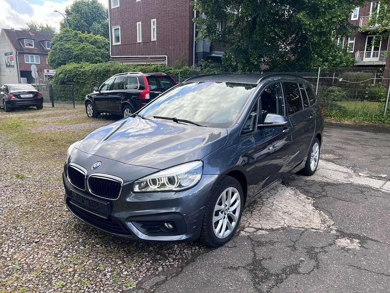 Grau Gebraucht 2017 BMW 218 Gran Tourer Advantage Van / Kleinbus | 10.200 € (Guter Preis) - Bild 1/4