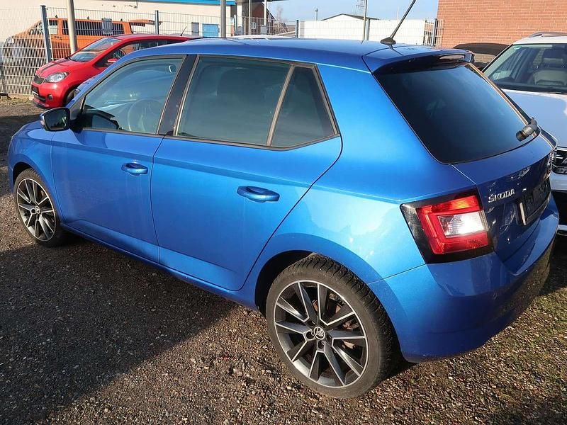 Gebraucht Skoda Fabia Style 90 PS (66 kW) 2014 Raceblau metallic Kleinwagen