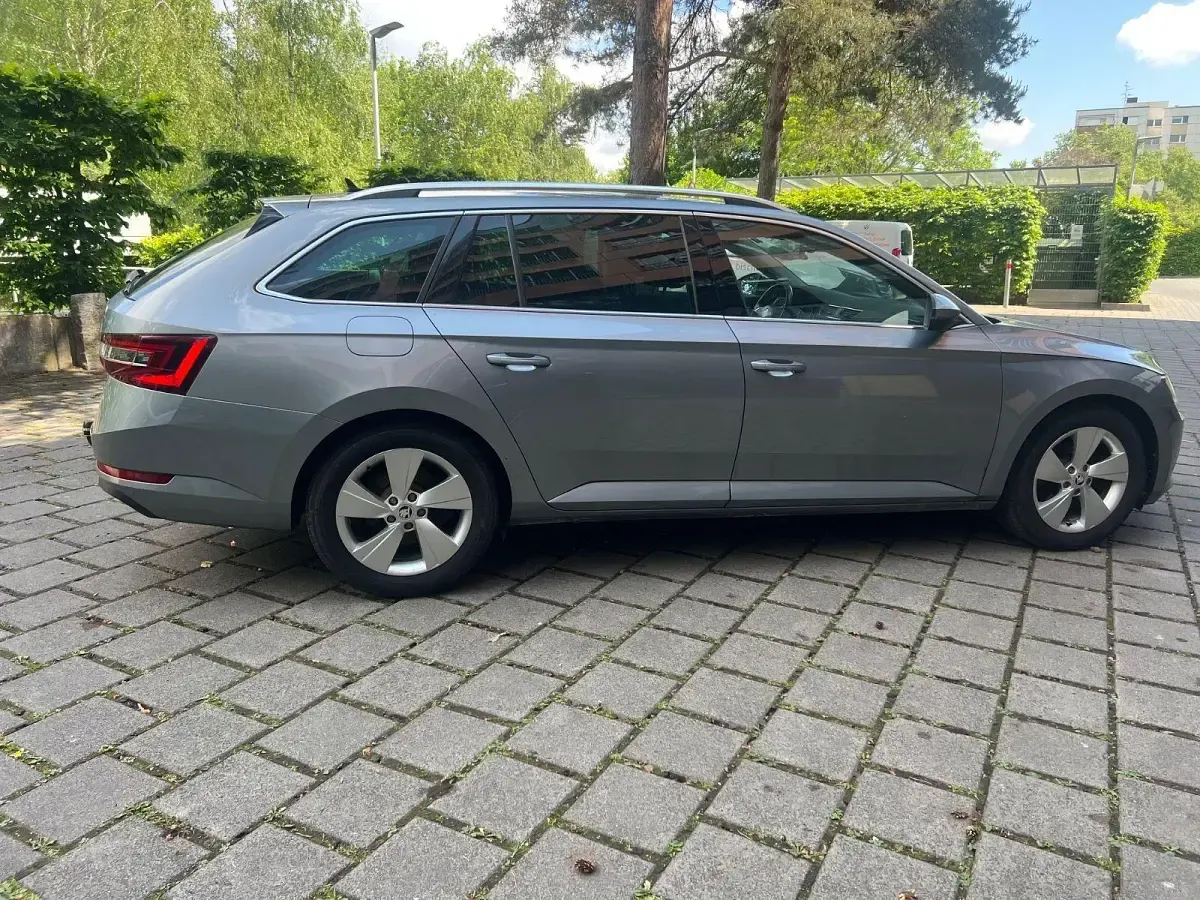 Gebraucht Skoda Superb Ambition 120 PS (88 kW) 2018 Grau Kombi