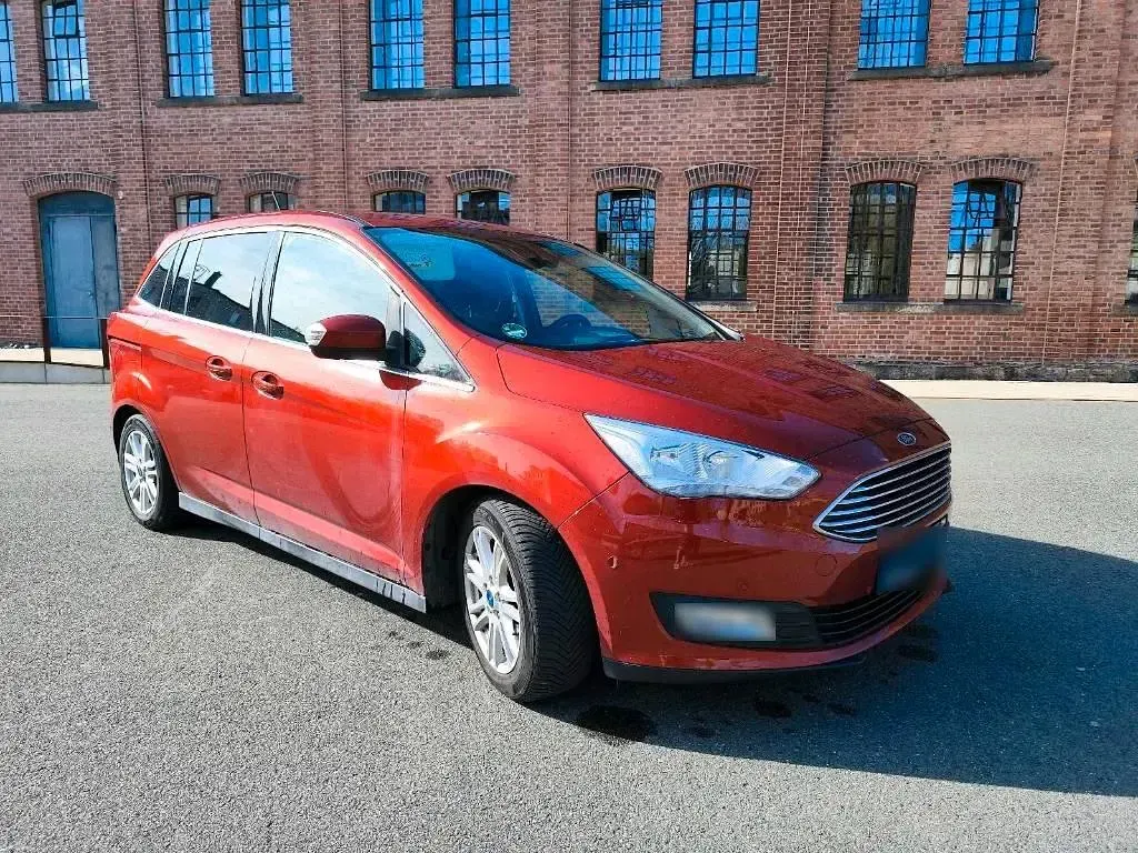 Gebraucht Ford Grand C-Max Titanium 150 PS (110 kW) 2018 Rot Van / Kleinbus