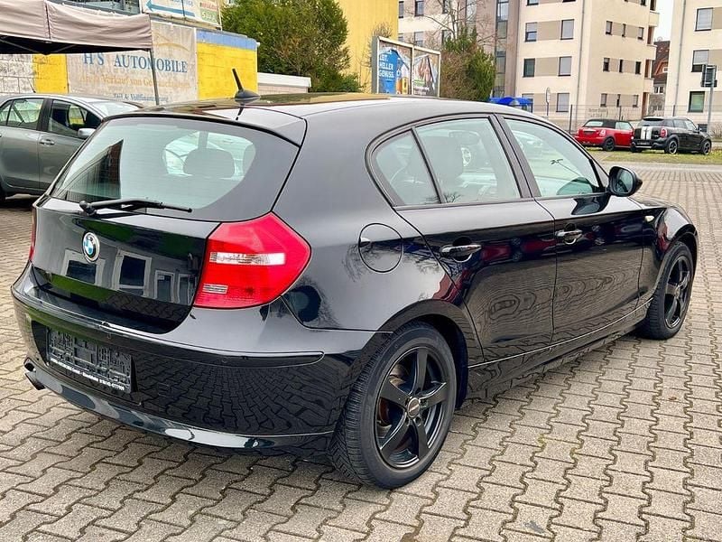 Gebraucht BMW 116 Advantage 122 PS (89 kW) 2011 Schwarz Kleinwagen