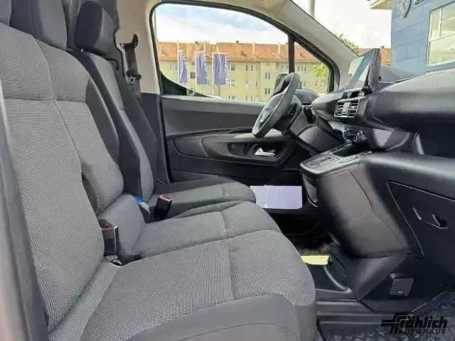Gebraucht Peugeot E-Partner 49 kW (67 PS) 2025 Weiss Van / Kleinbus