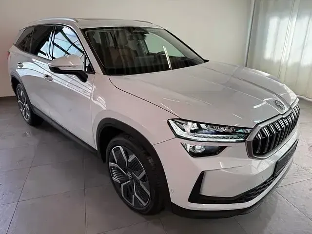 Neu Skoda Kodiaq Selection 193 PS (141 kW) 2025 Moonweiss SUV