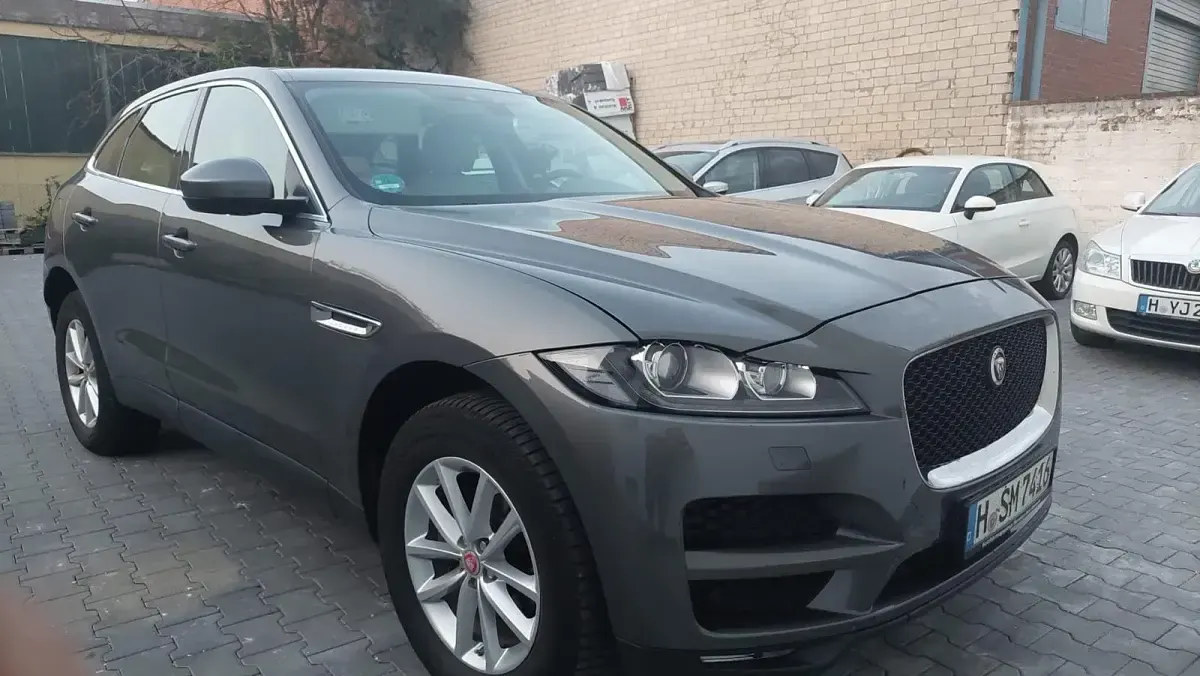Gebraucht Jaguar F-Pace 180 PS (132 kW) 2016 Grau SUV