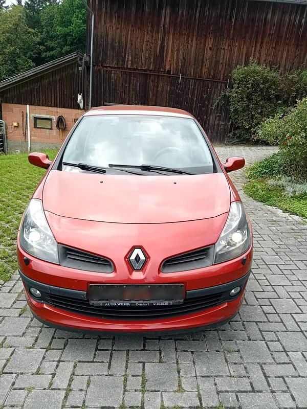 Rot Gebraucht 2006 Renault Clio II Kleinwagen | 850 € (Superpreis) - Bild 1/4