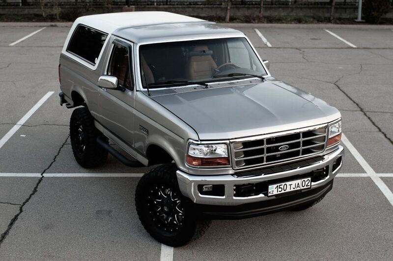 Silber Gebraucht 1993 Ford Bronco SUV | 60.000 € - Bild 1/4