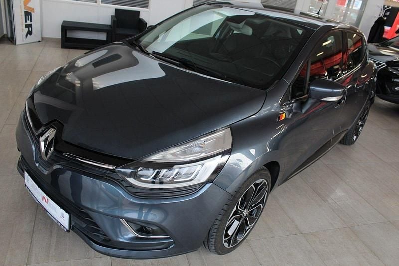 Grau Gebraucht 2019 Renault Clio IV Intens Kleinwagen | 10.990 € (Fairer Preis) - Bild 1/4
