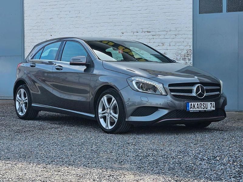 Gebraucht Mercedes A180 109 PS (80 kW) 2013 Grau Limousine