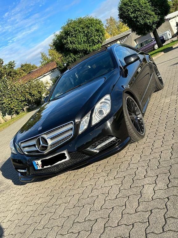 Schwarz Gebraucht 2013 Mercedes E350 Coupé | 16.000 € (Superpreis) - Bild 1/4