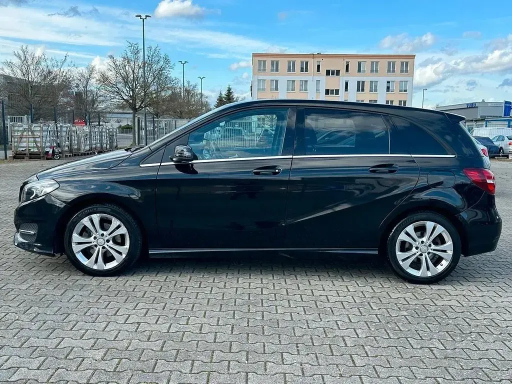 Gebraucht Mercedes B200 136 PS (100 kW) 2016 Schwarz Kleinwagen