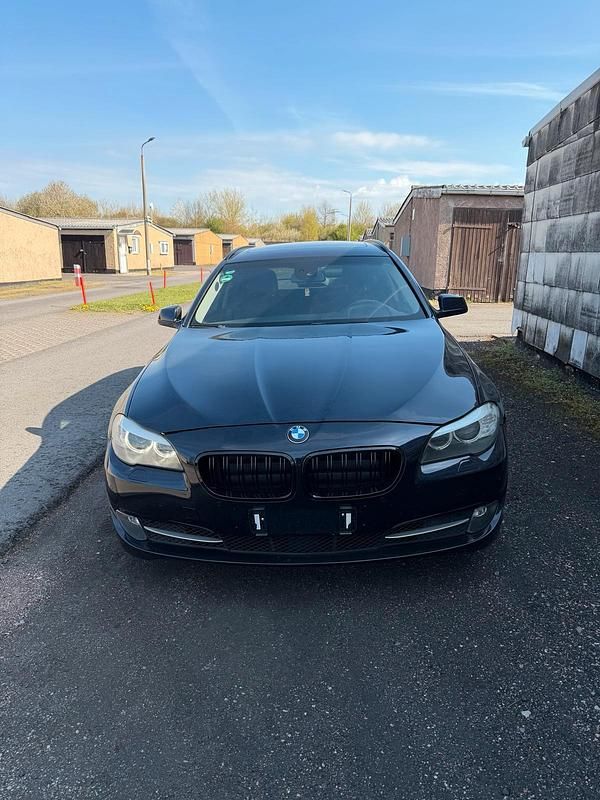 Gebraucht BMW 530 258 PS (189 kW) 2011 Kombi