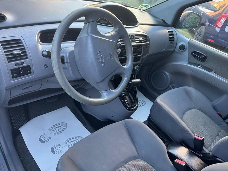 Gebraucht Hyundai Matrix GLS 122 PS (89 kW) 2008 Silber Van / Kleinbus