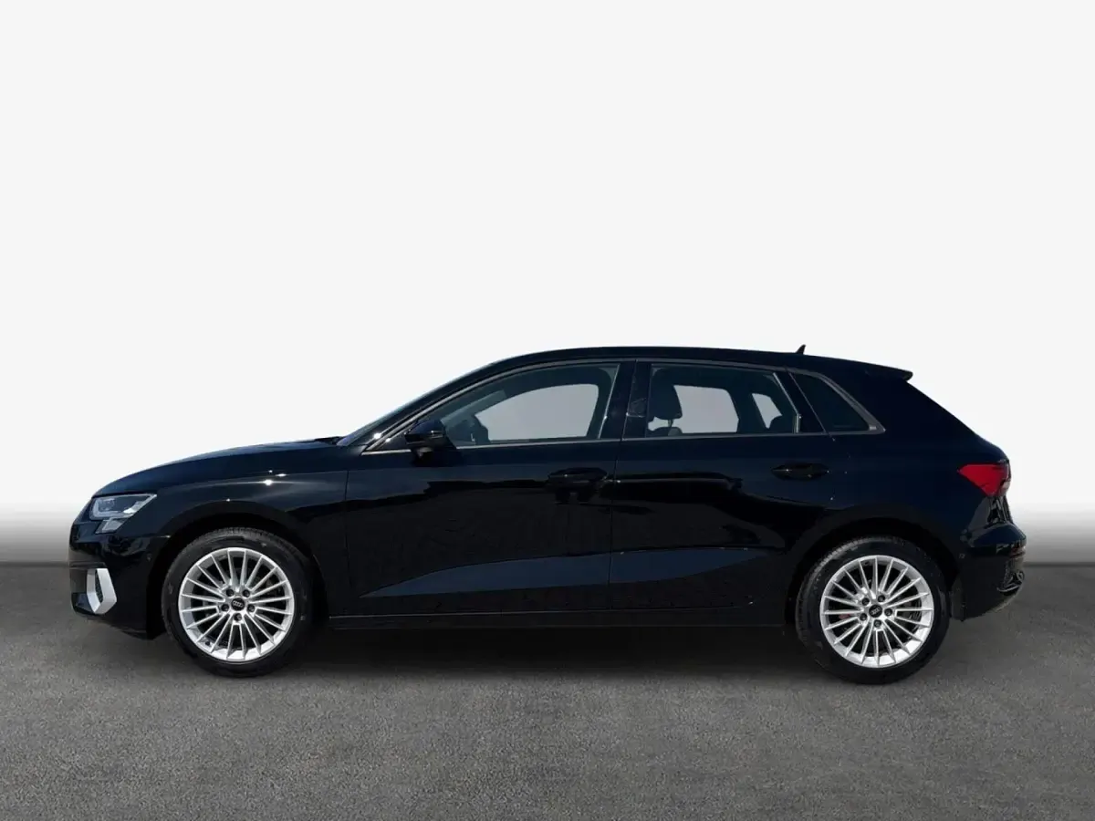 Gebraucht Audi A3 Advanced 116 PS (85 kW) 2022 Schwarz Limousine