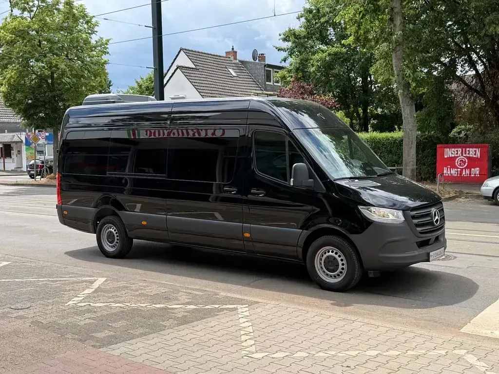 Neu Mercedes Sprinter 170 PS (125 kW) 2025 Schwarz Van