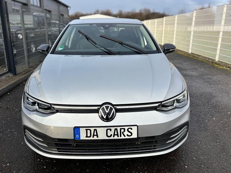 Gebraucht VW Golf VIII Style 150 PS (110 kW) 2022 Silber Limousine
