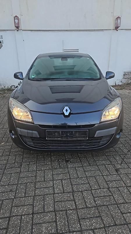 Gebraucht Renault Mégane 110 PS (80 kW) 2010 Grau Limousine