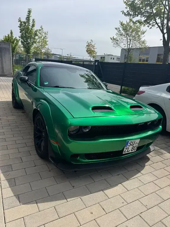 Second-hand Dodge Challenger 492 CP (361 kW) 2018 Verde Coupe